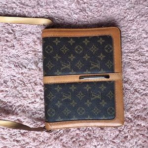LOUIS VUITTON CROSSBODY BAG